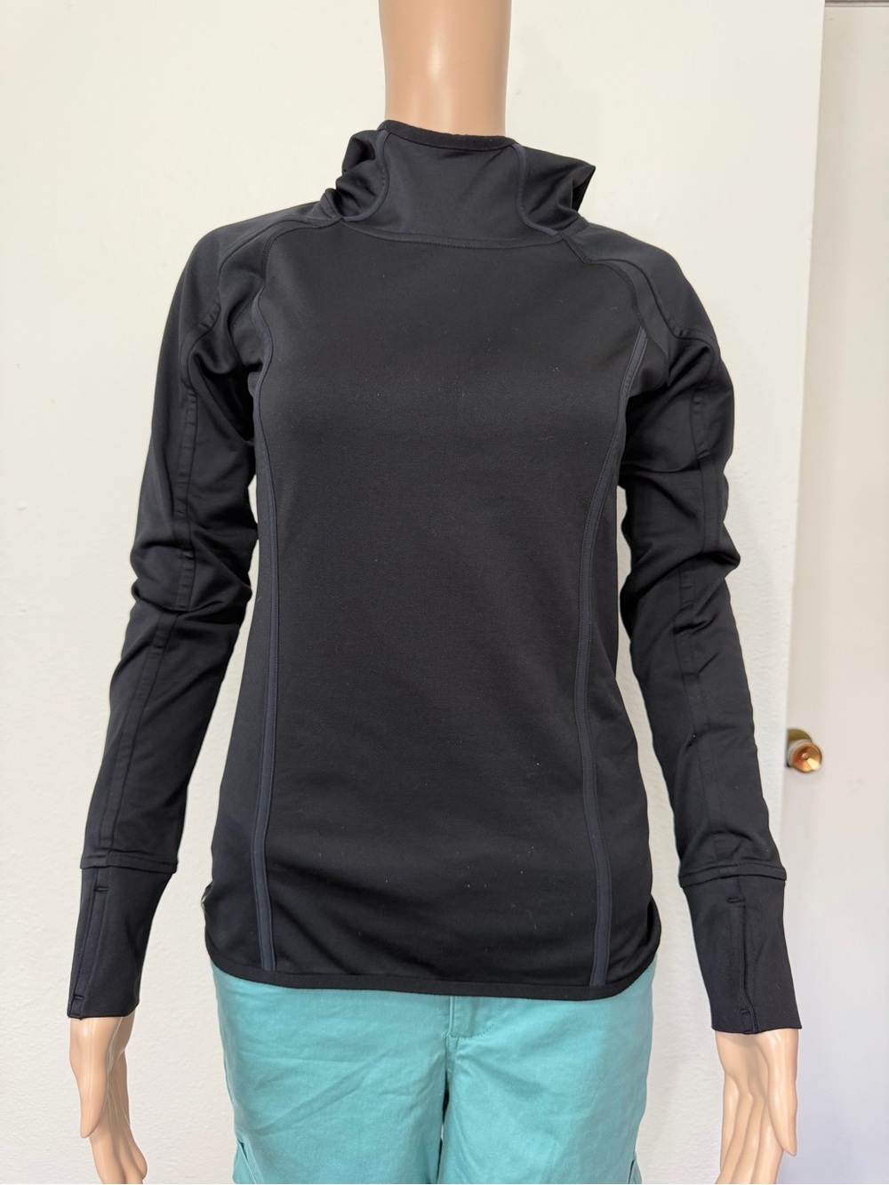 Athleta Black Mock-Neck Long Sleeve Performance Top Size XXS